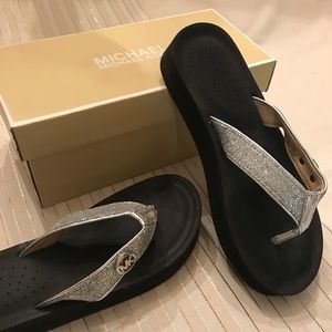 Michael Kors flip flops size 8